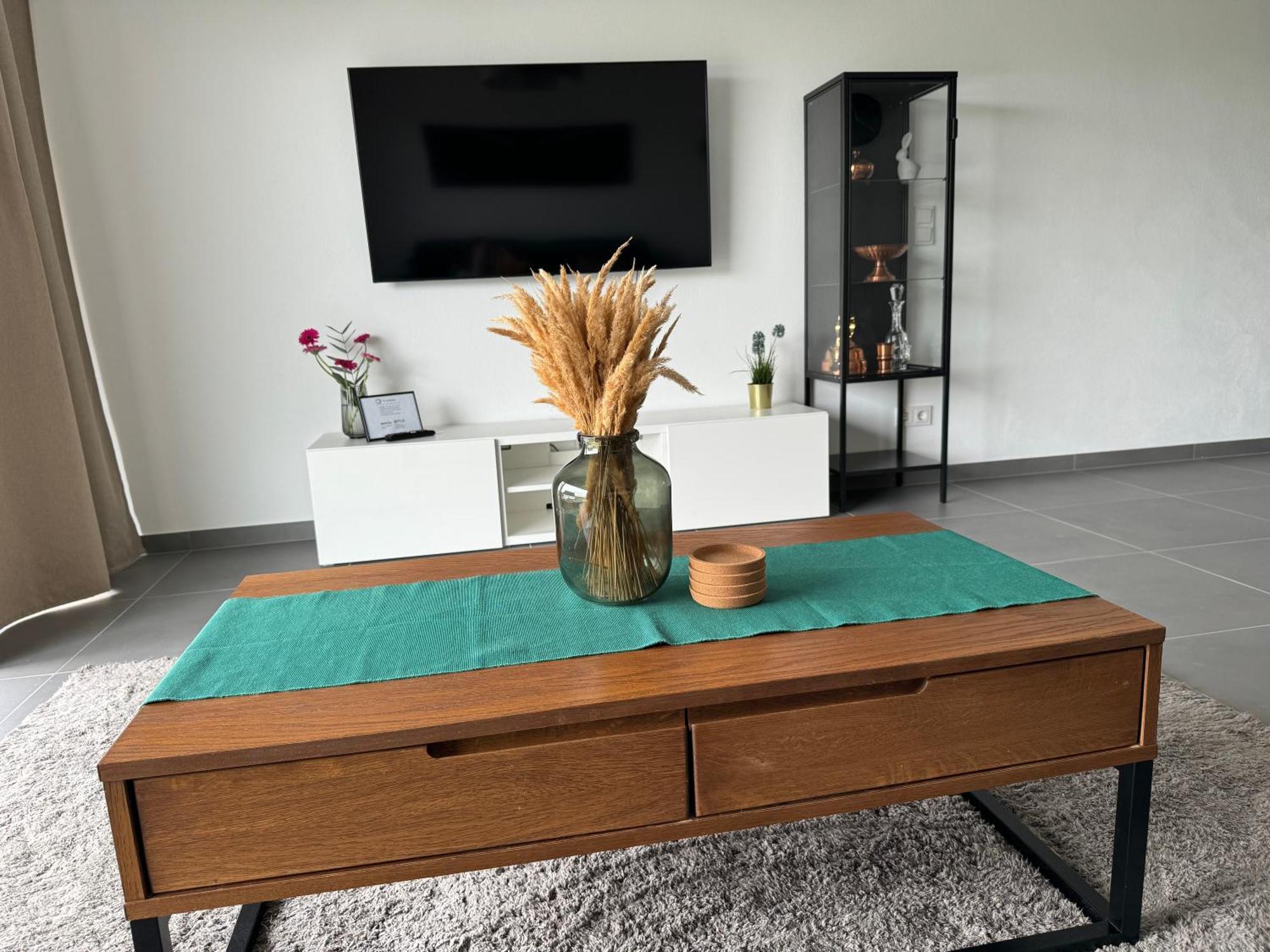 Modern & Grosszuegig! Ideal Fuer Familie & Arbeit Apartment